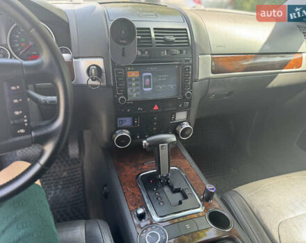 Фольксваген Туарег 2007 в Киеве на Automoto.ua Серый Фольксваген Туарег, объемом двигателя 2.46 л и пробегом 290 тыс. км за 9750 $, фото 27 на Automoto.ua