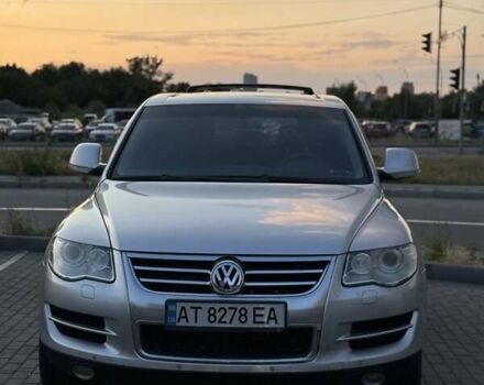 Серый Фольксваген Туарег, объемом двигателя 2.5 л и пробегом 270 тыс. км за 9900 $, фото 3 на Automoto.ua
