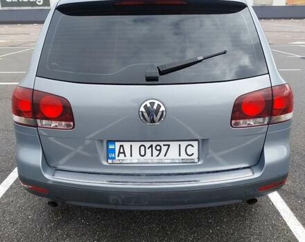 Серый Фольксваген Туарег, объемом двигателя 2.97 л и пробегом 245 тыс. км за 12000 $, фото 2 на Automoto.ua