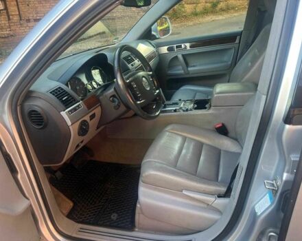 Серый Фольксваген Туарег, объемом двигателя 3 л и пробегом 355 тыс. км за 7808 $, фото 8 на Automoto.ua