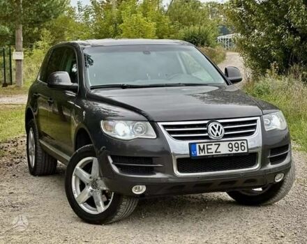 Серый Фольксваген Туарег, объемом двигателя 3 л и пробегом 391 тыс. км за 8115 $, фото 4 на Automoto.ua
