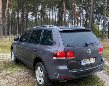 Серый Фольксваген Туарег, объемом двигателя 2.5 л и пробегом 297 тыс. км за 5796 $, фото 3 на Automoto.ua