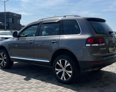 Серый Фольксваген Туарег, объемом двигателя 3.6 л и пробегом 153 тыс. км за 10700 $, фото 4 на Automoto.ua