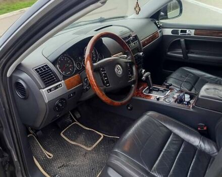 Сірий Фольксваген Туарег, об'ємом двигуна 3.6 л та пробігом 220 тис. км за 9999 $, фото 10 на Automoto.ua