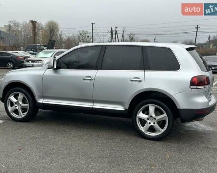 Серый Фольксваген Туарег, объемом двигателя 3.6 л и пробегом 295 тыс. км за 8800 $, фото 6 на Automoto.ua