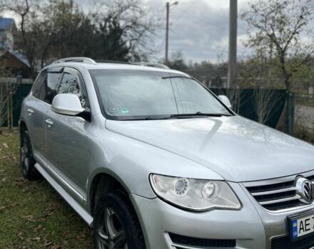 Серый Фольксваген Туарег, объемом двигателя 3 л и пробегом 335 тыс. км за 8500 $, фото 6 на Automoto.ua