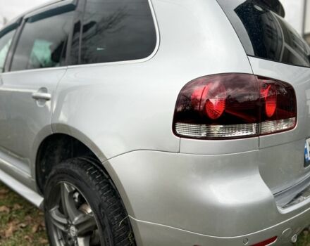 Серый Фольксваген Туарег, объемом двигателя 3 л и пробегом 335 тыс. км за 8500 $, фото 7 на Automoto.ua