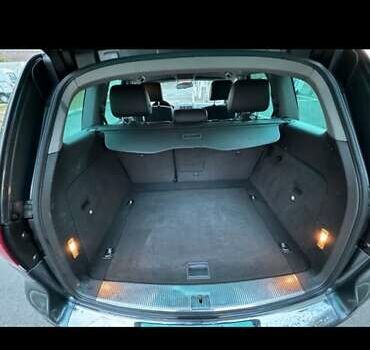 Серый Фольксваген Туарег, объемом двигателя 2.97 л и пробегом 260 тыс. км за 9999 $, фото 3 на Automoto.ua