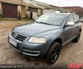 Серый Фольксваген Туарег, объемом двигателя 2.5 л и пробегом 248 тыс. км за 4300 $, фото 1 на Automoto.ua