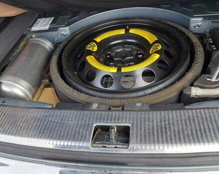 Серый Фольксваген Туарег, объемом двигателя 2.97 л и пробегом 245 тыс. км за 12000 $, фото 24 на Automoto.ua