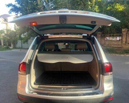 Серый Фольксваген Туарег, объемом двигателя 3 л и пробегом 355 тыс. км за 7808 $, фото 16 на Automoto.ua