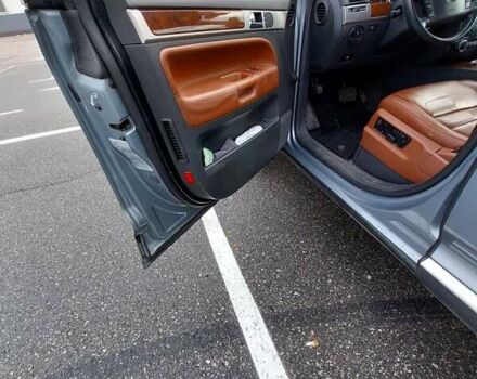 Серый Фольксваген Туарег, объемом двигателя 2.97 л и пробегом 245 тыс. км за 12000 $, фото 16 на Automoto.ua