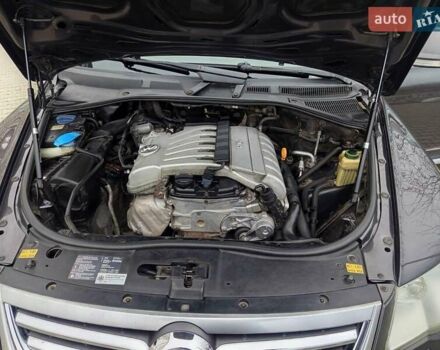 Сірий Фольксваген Туарег, об'ємом двигуна 3.6 л та пробігом 220 тис. км за 9999 $, фото 11 на Automoto.ua