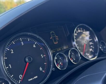 Серый Фольксваген Туарег, объемом двигателя 3 л и пробегом 335 тыс. км за 8500 $, фото 21 на Automoto.ua