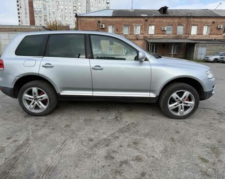 Серый Фольксваген Туарег, объемом двигателя 3 л и пробегом 289 тыс. км за 4000 $, фото 1 на Automoto.ua