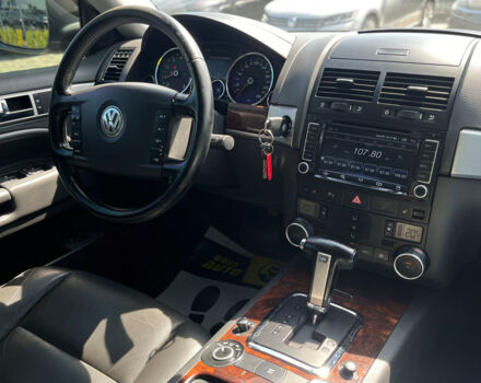 Серый Фольксваген Туарег, объемом двигателя 3.6 л и пробегом 153 тыс. км за 10700 $, фото 23 на Automoto.ua