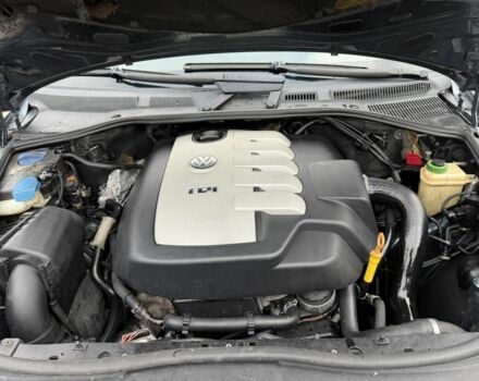 Серый Фольксваген Туарег, объемом двигателя 2.5 л и пробегом 248 тыс. км за 4300 $, фото 8 на Automoto.ua