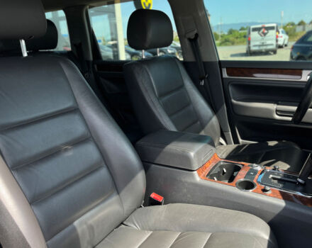 Серый Фольксваген Туарег, объемом двигателя 3.6 л и пробегом 153 тыс. км за 10700 $, фото 25 на Automoto.ua