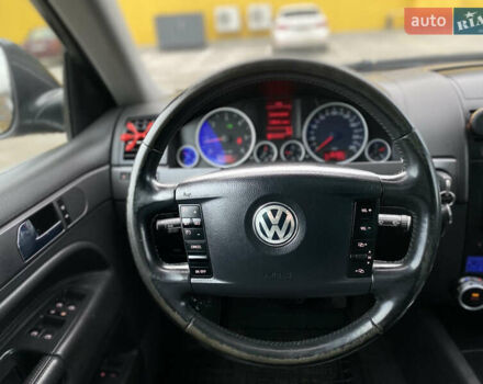 Сірий Фольксваген Туарег, об'ємом двигуна 3 л та пробігом 264 тис. км за 13200 $, фото 21 на Automoto.ua