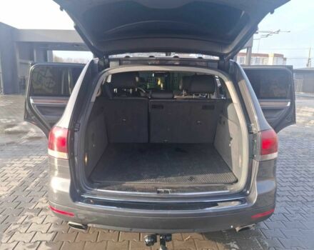 Сірий Фольксваген Туарег, об'ємом двигуна 3 л та пробігом 323 тис. км за 12700 $, фото 9 на Automoto.ua