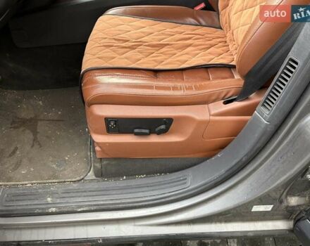 Серый Фольксваген Туарег, объемом двигателя 3 л и пробегом 230 тыс. км за 10500 $, фото 13 на Automoto.ua