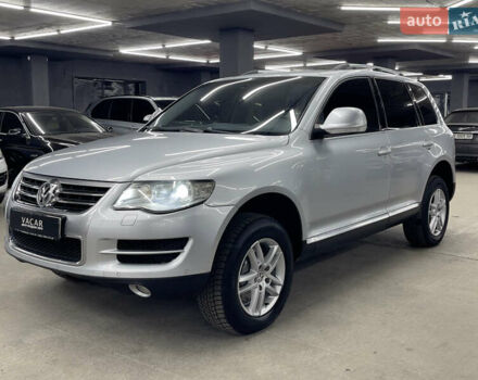 Сірий Фольксваген Туарег, об'ємом двигуна 3 л та пробігом 261 тис. км за 11500 $, фото 1 на Automoto.ua