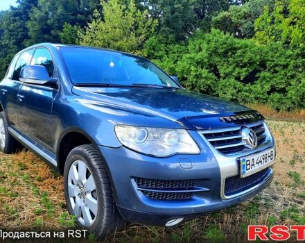 Сірий Фольксваген Туарег, об'ємом двигуна 3 л та пробігом 260 тис. км за 12000 $, фото 1 на Automoto.ua