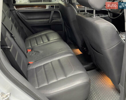 Сірий Фольксваген Туарег, об'ємом двигуна 3 л та пробігом 261 тис. км за 11500 $, фото 13 на Automoto.ua