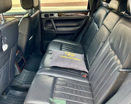 Серый Фольксваген Туарег, объемом двигателя 2.97 л и пробегом 240 тыс. км за 11500 $, фото 11 на Automoto.ua