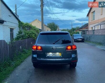 Серый Фольксваген Туарег, объемом двигателя 2.97 л и пробегом 260 тыс. км за 9999 $, фото 7 на Automoto.ua