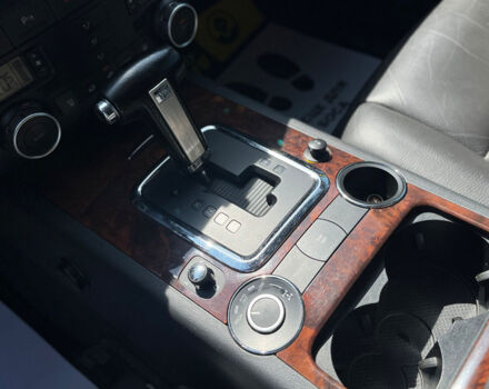 Серый Фольксваген Туарег, объемом двигателя 3.6 л и пробегом 153 тыс. км за 10700 $, фото 22 на Automoto.ua