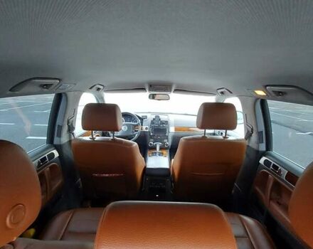 Серый Фольксваген Туарег, объемом двигателя 2.97 л и пробегом 245 тыс. км за 12000 $, фото 13 на Automoto.ua