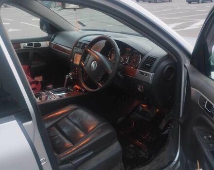 Серый Фольксваген Туарег, объемом двигателя 2.5 л и пробегом 2 тыс. км за 4000 $, фото 3 на Automoto.ua