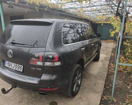 Сірий Фольксваген Туарег, об'ємом двигуна 3 л та пробігом 320 тис. км за 8000 $, фото 2 на Automoto.ua