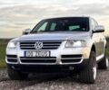Серый Фольксваген Туарег, объемом двигателя 3 л и пробегом 219 тыс. км за 4400 $, фото 3 на Automoto.ua