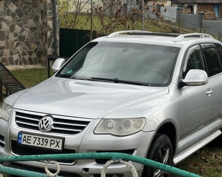 Серый Фольксваген Туарег, объемом двигателя 3 л и пробегом 335 тыс. км за 8500 $, фото 1 на Automoto.ua