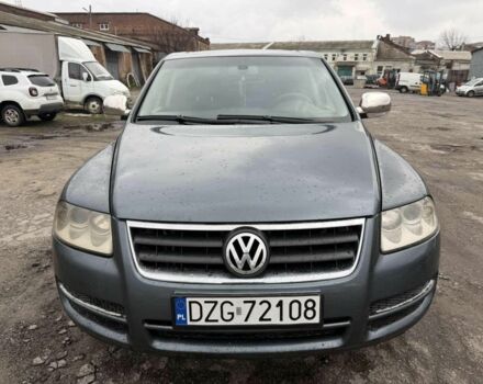 Серый Фольксваген Туарег, объемом двигателя 2.5 л и пробегом 248 тыс. км за 4300 $, фото 2 на Automoto.ua