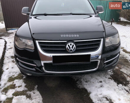Серый Фольксваген Туарег, объемом двигателя 3.6 л и пробегом 290 тыс. км за 12000 $, фото 3 на Automoto.ua