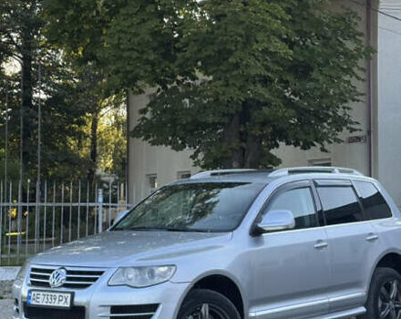 Сірий Фольксваген Туарег, об'ємом двигуна 3 л та пробігом 335 тис. км за 9299 $, фото 1 на Automoto.ua