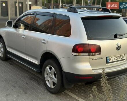 Серый Фольксваген Туарег, объемом двигателя 2.5 л и пробегом 270 тыс. км за 9900 $, фото 6 на Automoto.ua