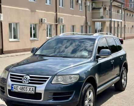 Серый Фольксваген Туарег, объемом двигателя 2.97 л и пробегом 240 тыс. км за 11500 $, фото 9 на Automoto.ua