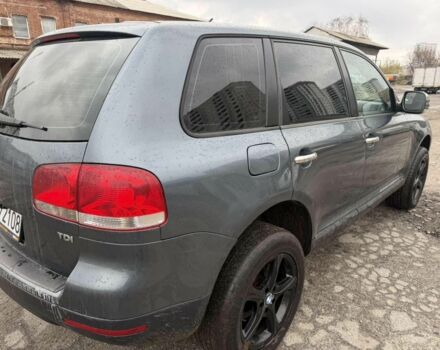 Серый Фольксваген Туарег, объемом двигателя 2.5 л и пробегом 248 тыс. км за 4300 $, фото 1 на Automoto.ua