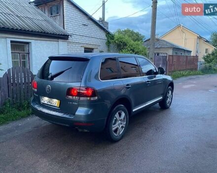 Серый Фольксваген Туарег, объемом двигателя 2.97 л и пробегом 260 тыс. км за 9999 $, фото 6 на Automoto.ua