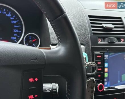 Серый Фольксваген Туарег, объемом двигателя 2.5 л и пробегом 138 тыс. км за 8999 $, фото 60 на Automoto.ua