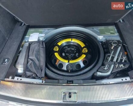 Серый Фольксваген Туарег, объемом двигателя 3.6 л и пробегом 224 тыс. км за 11300 $, фото 1 на Automoto.ua