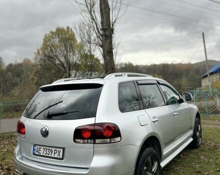 Серый Фольксваген Туарег, объемом двигателя 3 л и пробегом 335 тыс. км за 8500 $, фото 5 на Automoto.ua