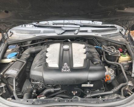 Сірий Фольксваген Туарег, об'ємом двигуна 3 л та пробігом 320 тис. км за 8000 $, фото 7 на Automoto.ua