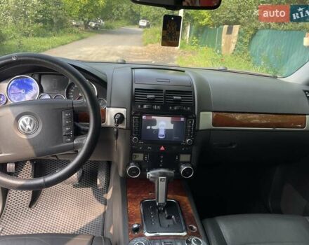 Серый Фольксваген Туарег, объемом двигателя 3 л и пробегом 259 тыс. км за 11500 $, фото 10 на Automoto.ua