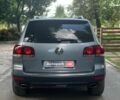 Сірий Фольксваген Туарег, об'ємом двигуна 3 л та пробігом 313 тис. км за 10990 $, фото 7 на Automoto.ua