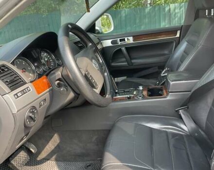 Серый Фольксваген Туарег, объемом двигателя 3 л и пробегом 259 тыс. км за 11500 $, фото 9 на Automoto.ua